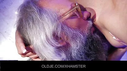 タイで左のqrコードを読み取りbbw Threesome弄 sex 女性 動画